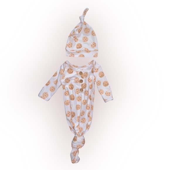 Caden Lane Matching Sets Caden Lane Baby 3m Knotted Gown Hat Set